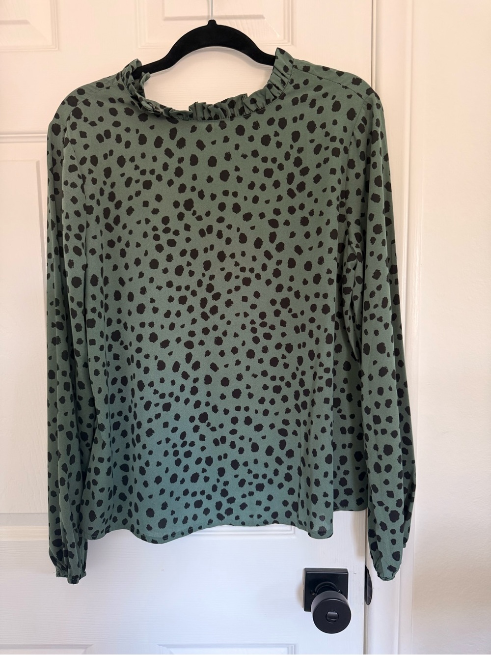 SHEIN Green Ruffle Neck Long-Sleeve Spot Print Blouse